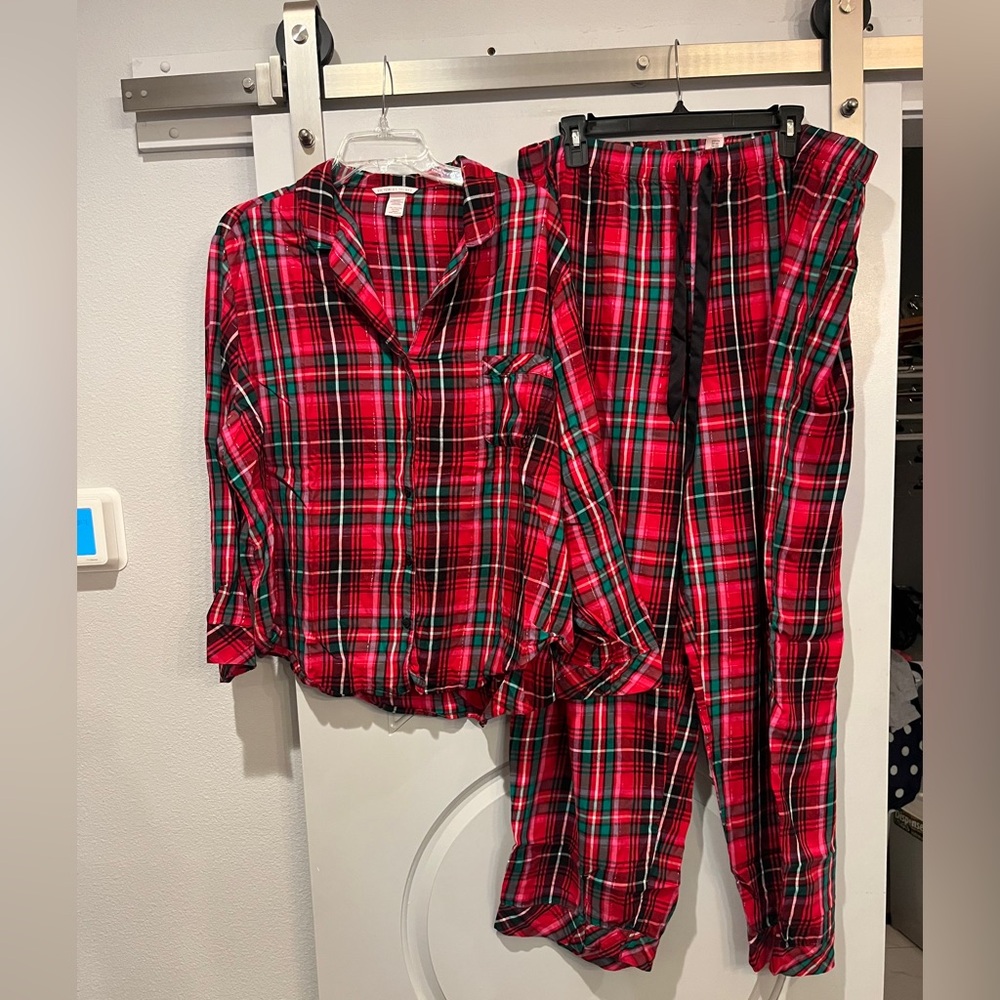 Victoria's Secret red holiday sparkle Plaid Pajama Set. Plus size. So festive!